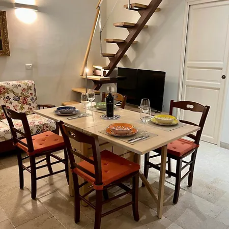 Mar Di Levante Living * バーリ